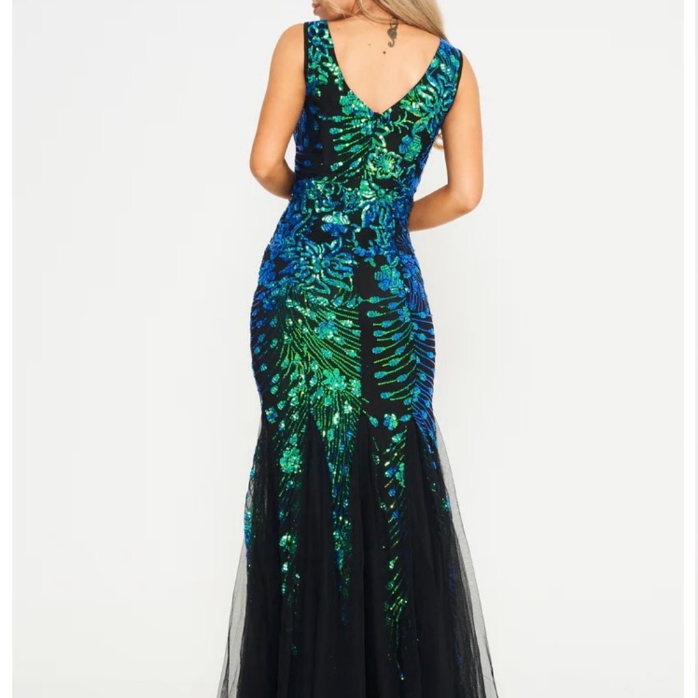 Elegant Sequin Evening Gown - Black and Green